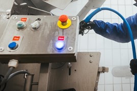 Maskinerne spules rene hos Danish Crown