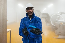 Dorian Davis er klar til nattens rengøring for TekniClean hos Danish Crown