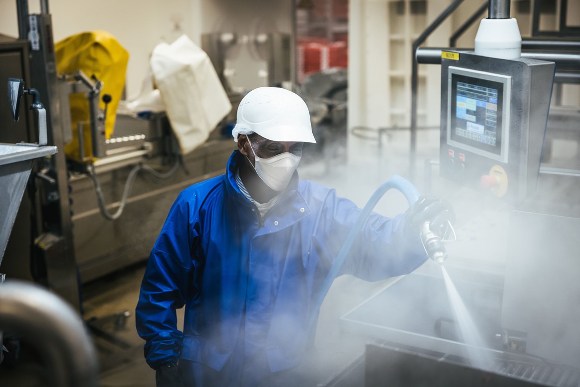 Dorian Davis gør rent hos Danish Crown i Kolding - TekniClean